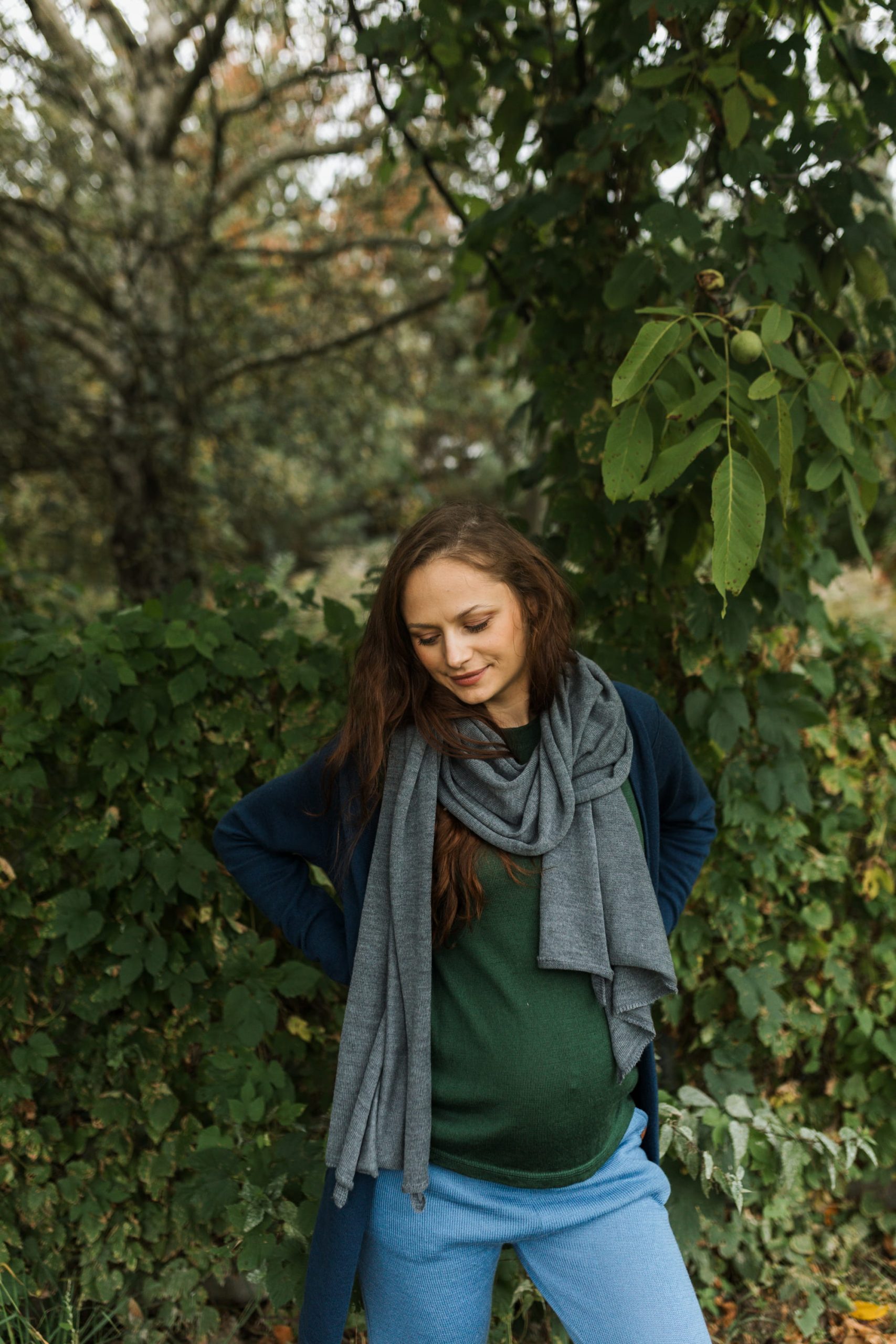 4S6A3683 Duży szal z cienkiej wełny merino CEGLANA CZERWIEŃ - obrazek 3