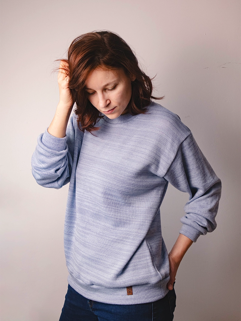 sweter gabi model 2 Merino wool sweater "Gabi" - choose color! - Image 6